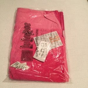 NWT LULAROE LEGGINGS TC fits size 12-18